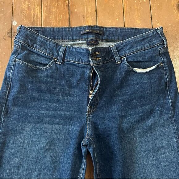 Levi’s 526 Slender Bootcut Jeans - Picture 3 of 9